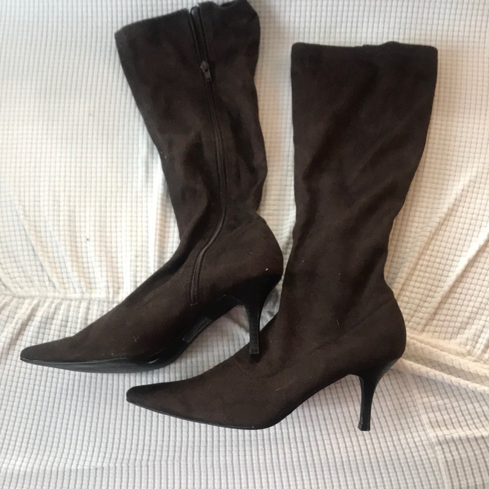 Brown long boots, new